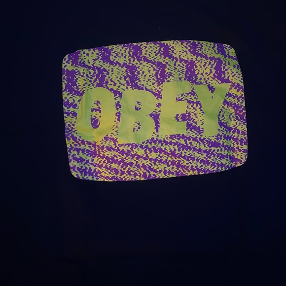 Obey t shirt - Picture 3 of 3